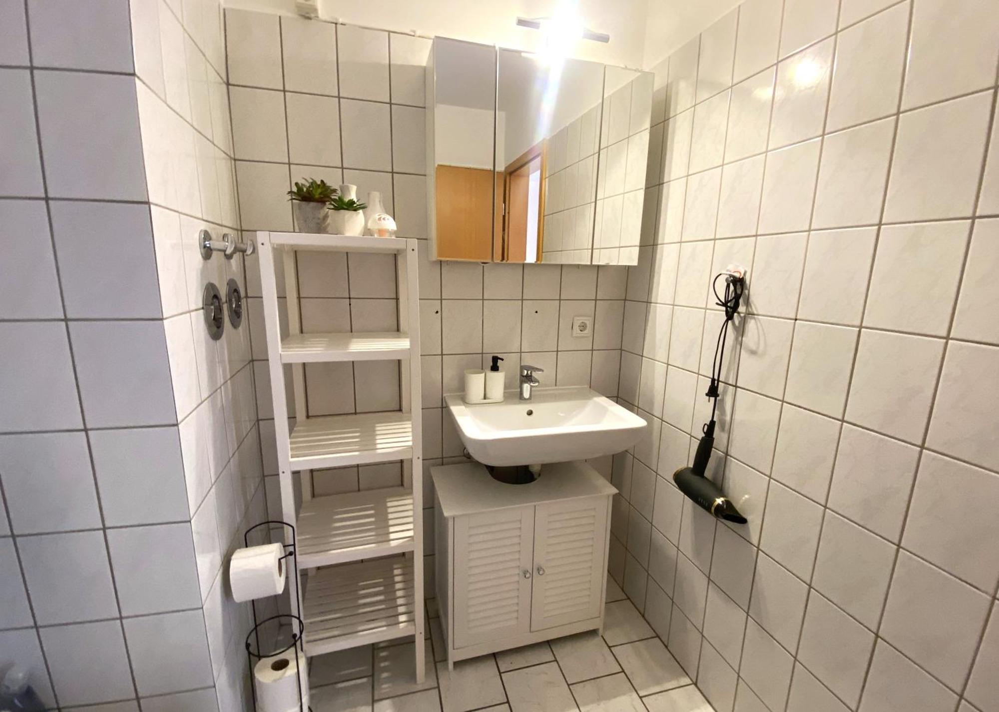 Schoelerberg Apartment Mit Tiefgaragenparkplatz Und Kingsize-Bett Osnabrueck Ngoại thất bức ảnh